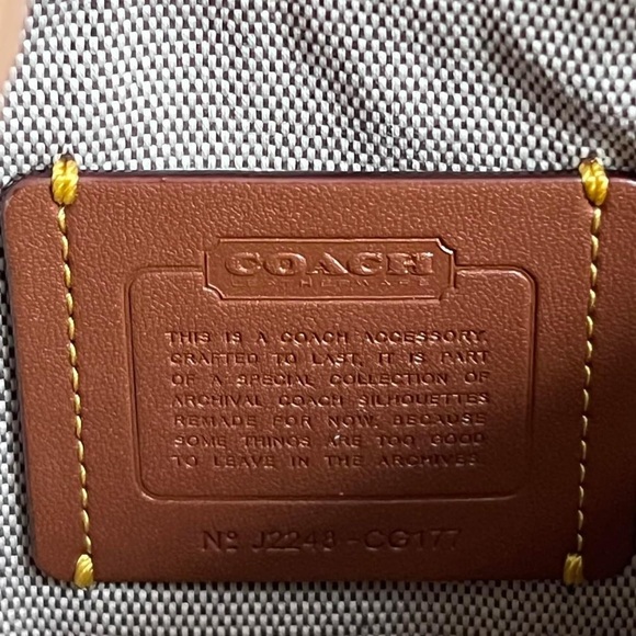 💰SOLD - CG177 - Coach Swinger 20 with Plaid Print - Picture 8 of 11